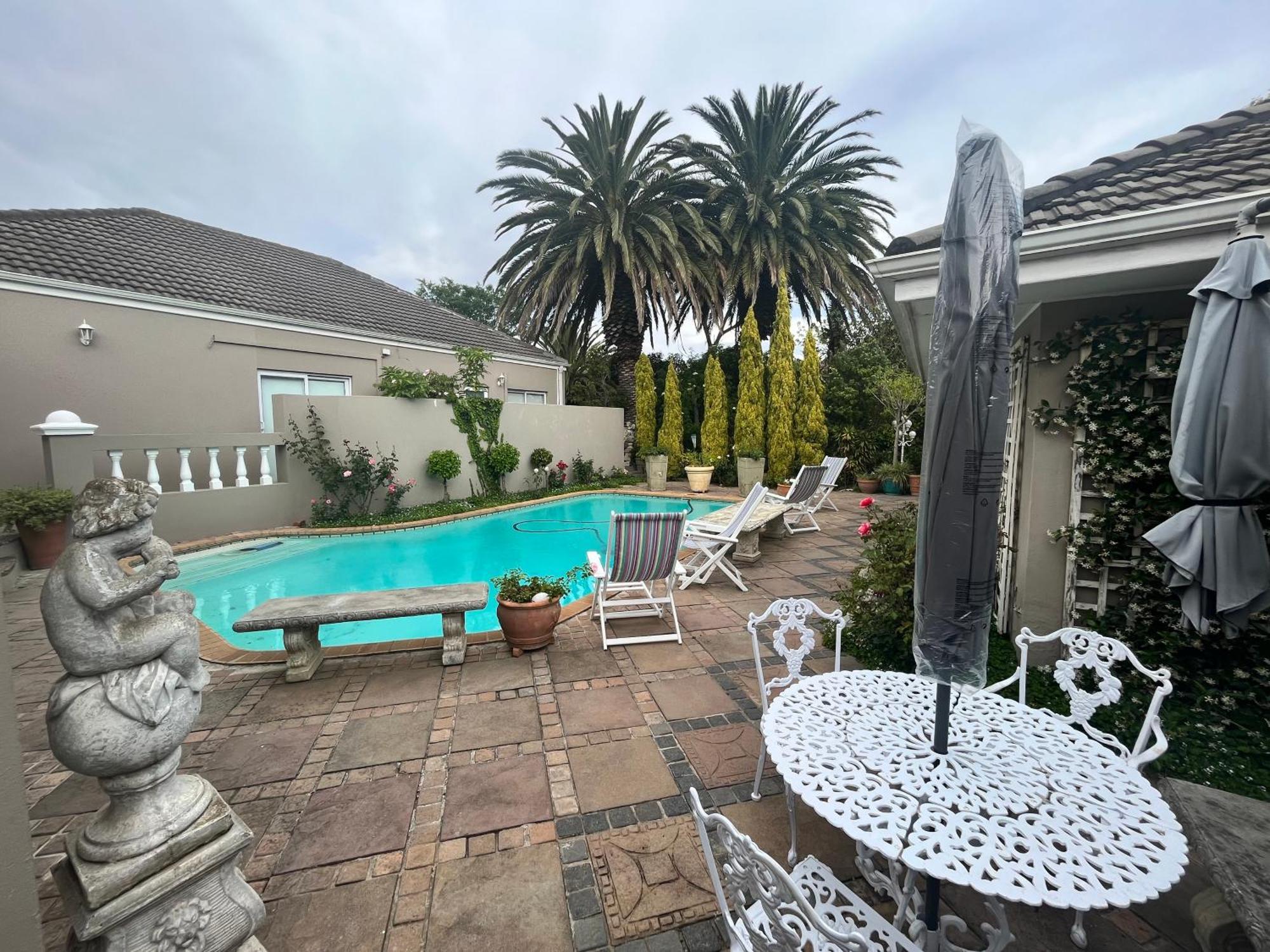 Somerset West Garden Apartments 2 Exterior photo
