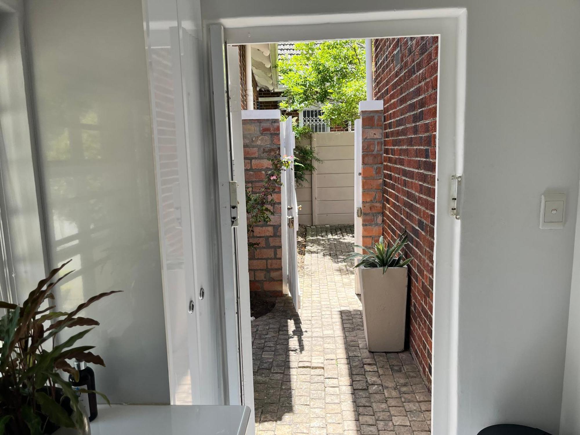 Somerset West Garden Apartments 2 Exterior photo